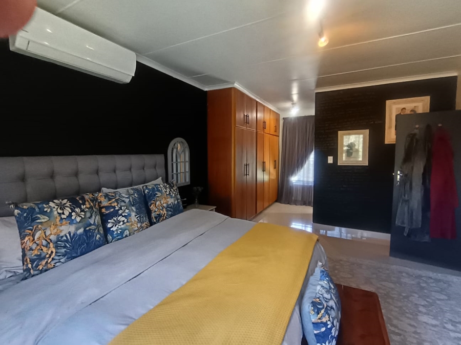 4 Bedroom Property for Sale in Hillcrest Northern Cape